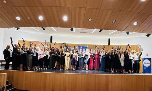 Gruppenfoto der Absolvent:innen